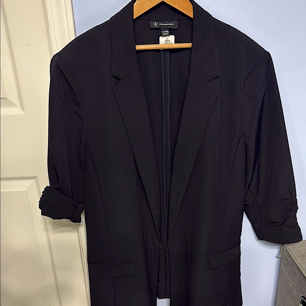 Chic Black Blazer with Rolled Sleeves
